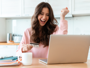 woman with credit card