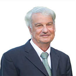 Mike Chavez headshot